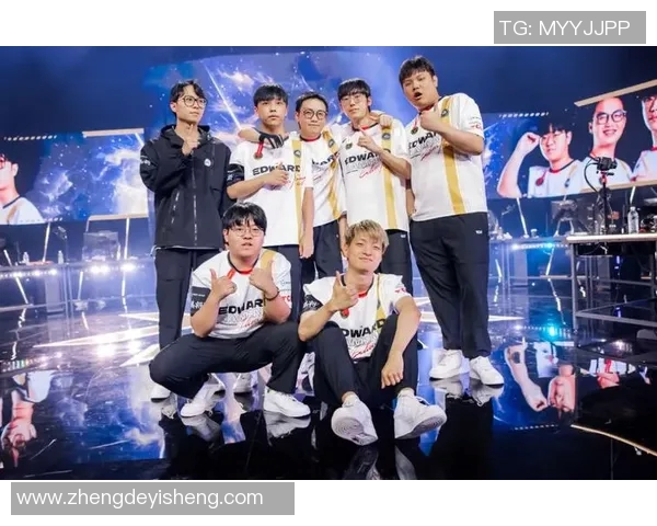 CSGO盛宴：深入解析EDG战队的默契配合与战术执行